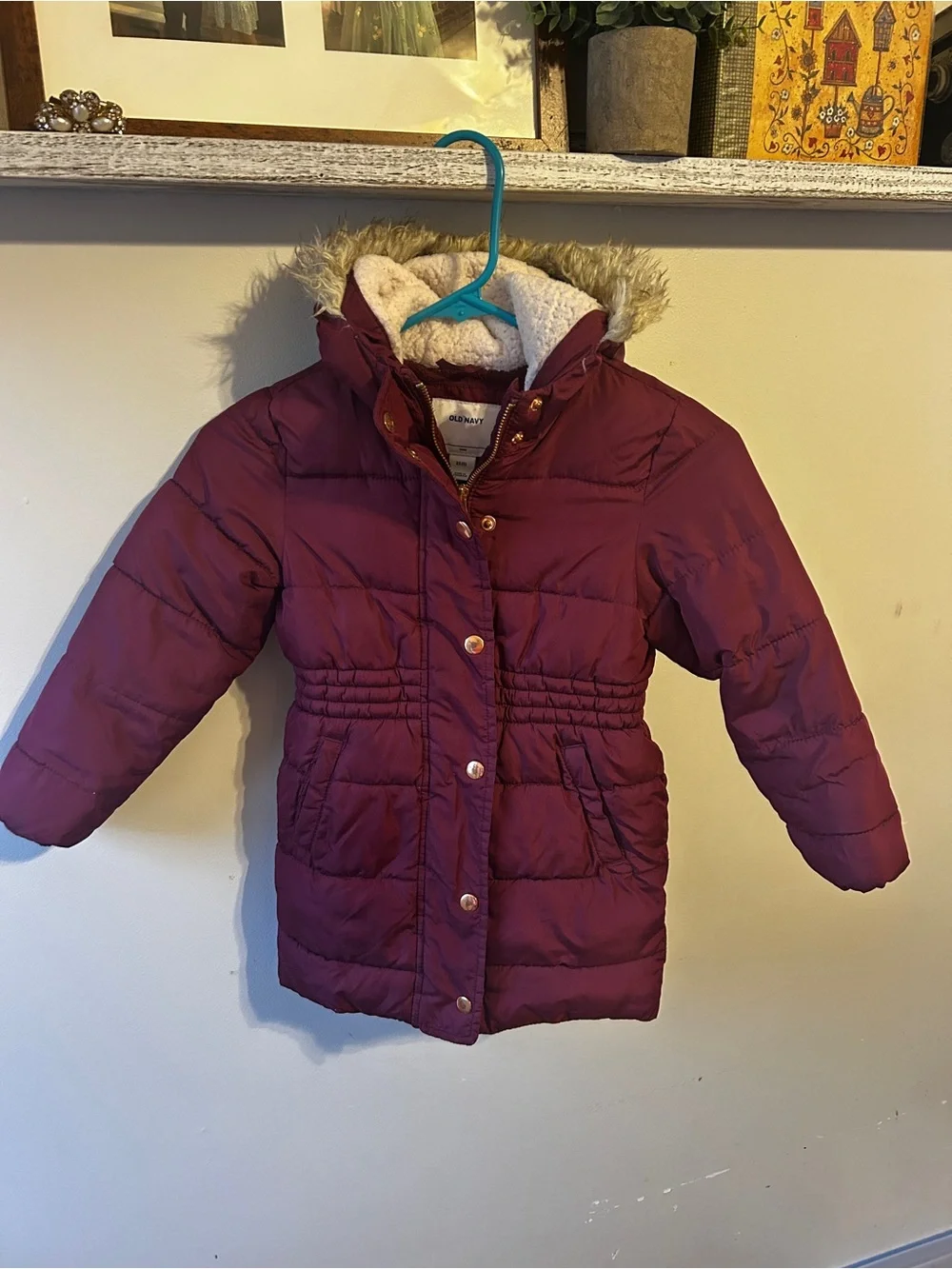 Old Navy Girls Burgundy Puffer Coat Size 5 XS Faux Fur Hood Sherpa Lined